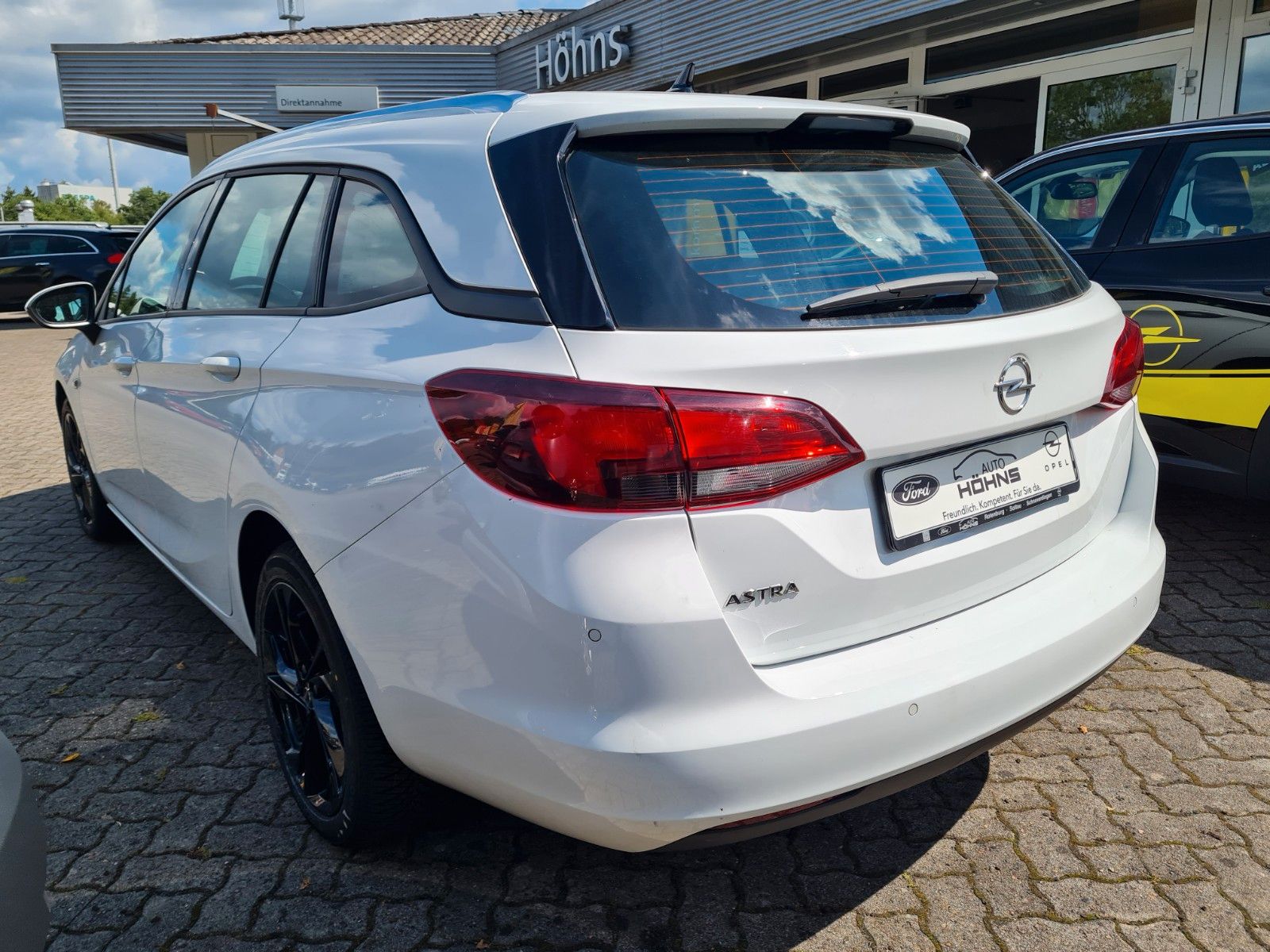 Opel Astra K Sports Tourer GS Line - Samsaru's Car Outlet