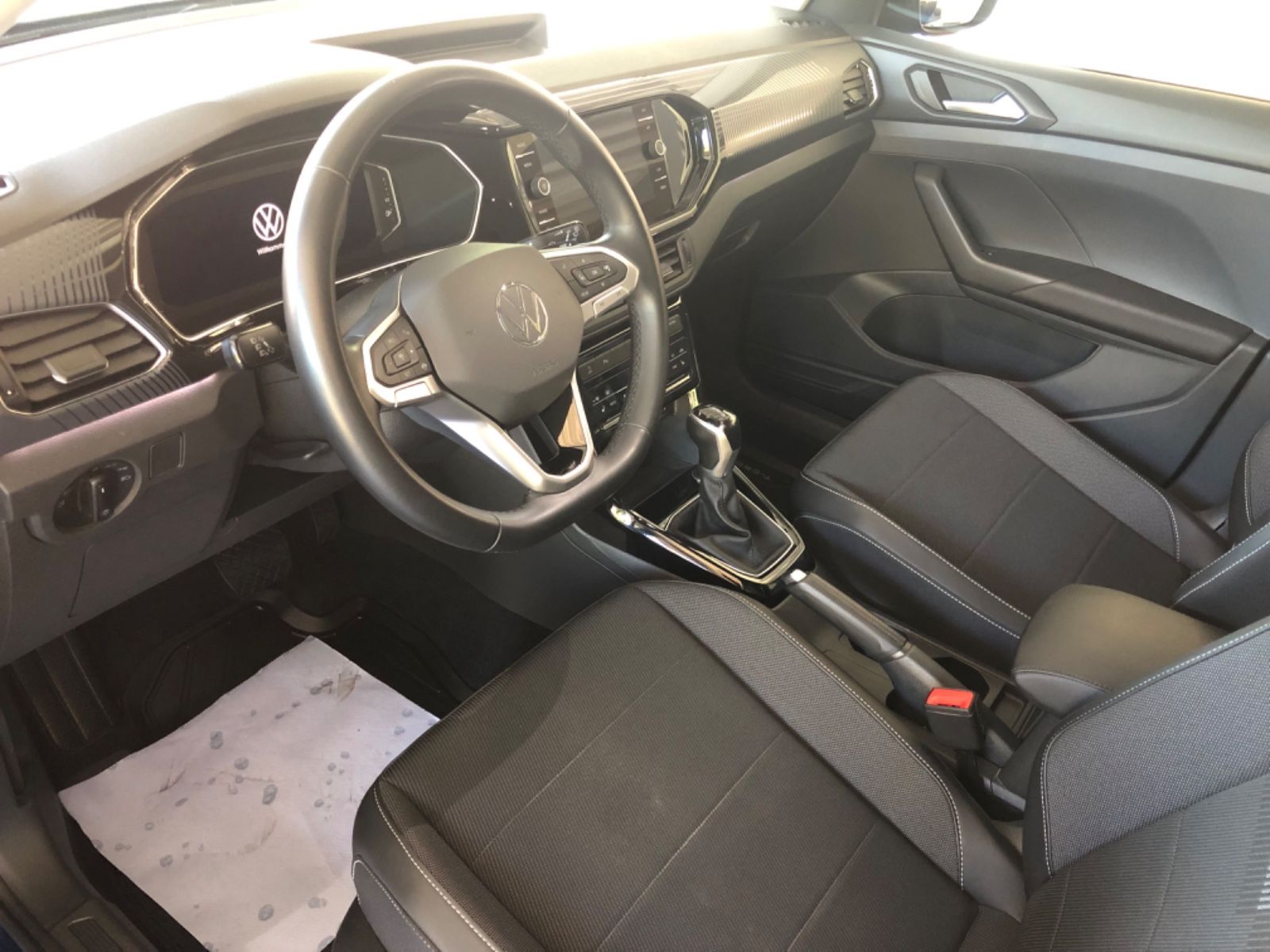 Volkswagen T-Cross 1.0 TSI Style R-Line - Samsaru's Car Outlet