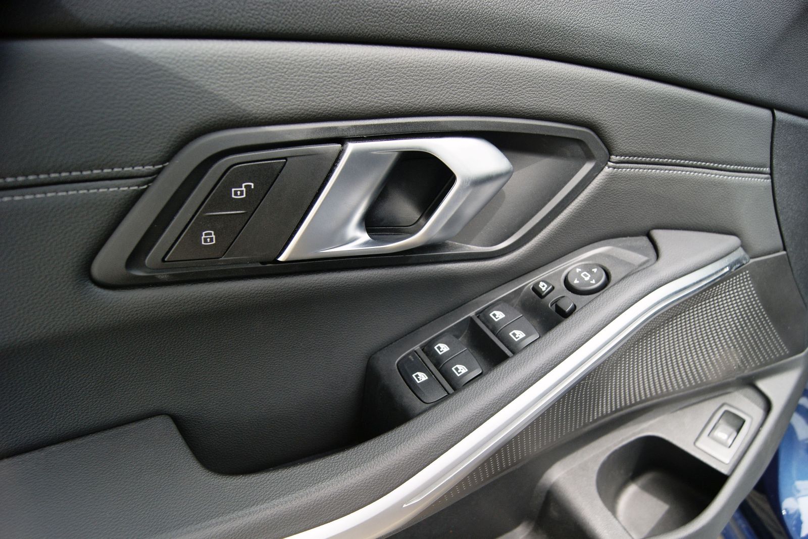 BMW 320i TOUR SPORT - Samsaru's Car Outlet