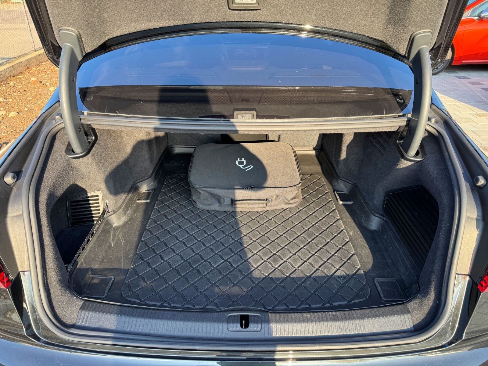 Audi A8 60 TFSI e quattro - Samsaru's Car Outlet