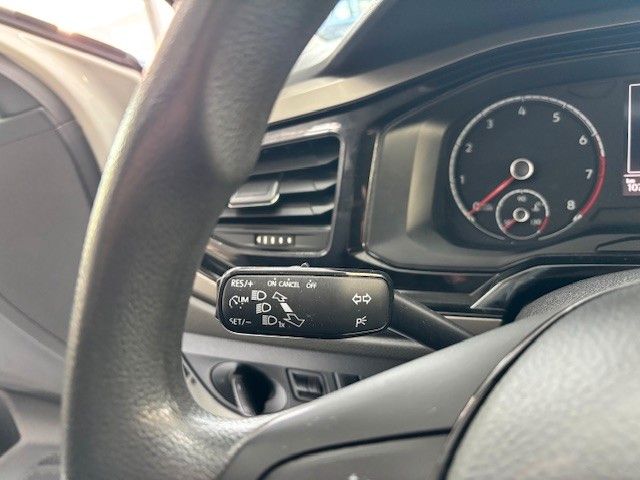 Volkswagen Polo VI Comfortline - Samsaru's Car Outlet