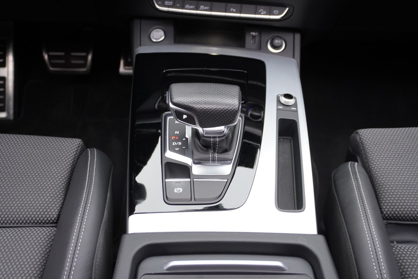Audi Q5 Sportback S-Line 45 TFSI quattro s-tronic - Samsaru's Car Outlet
