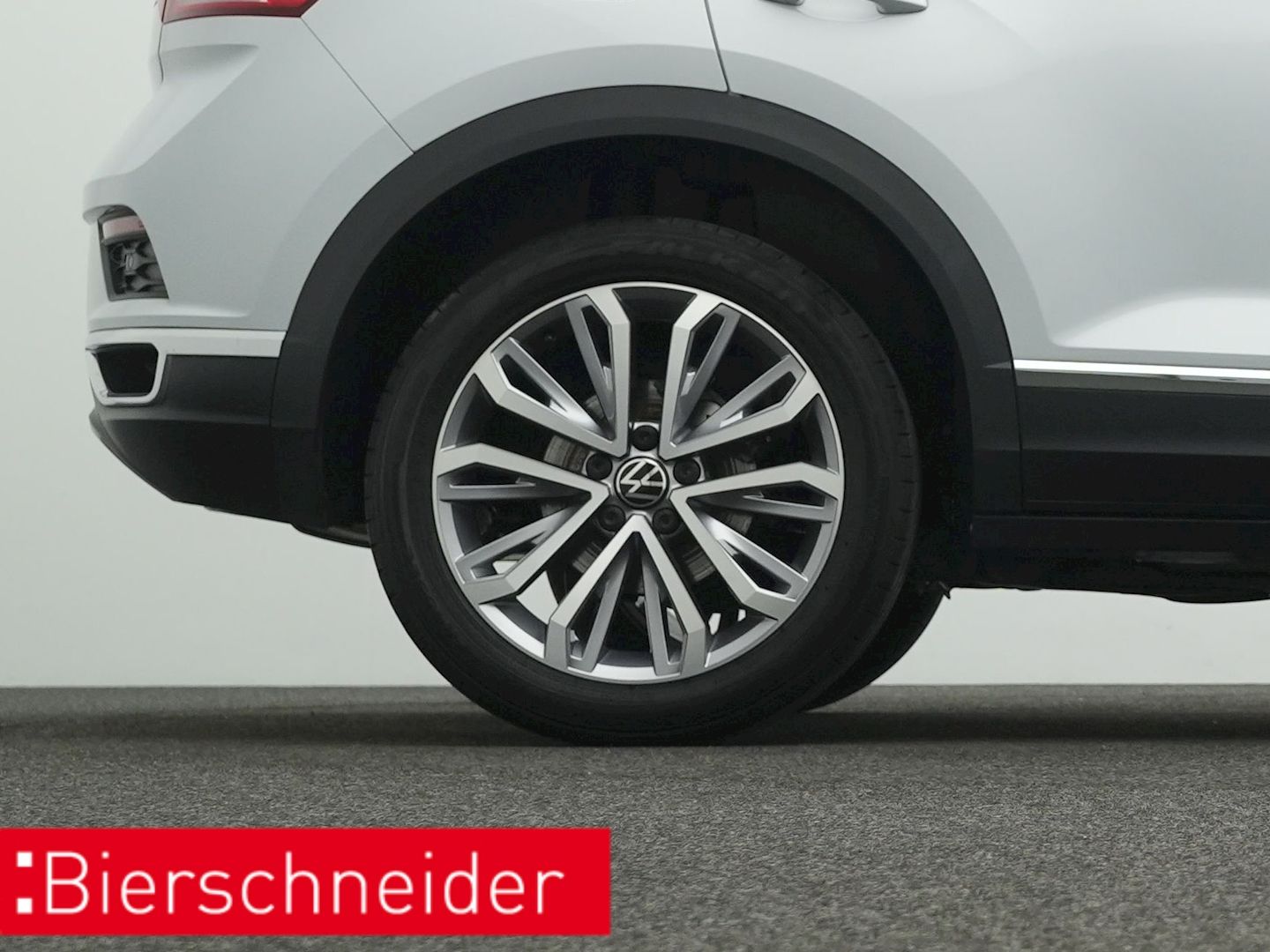 Volkswagen T-Roc 1.5 TSI Active - Samsaru's Car Outlet