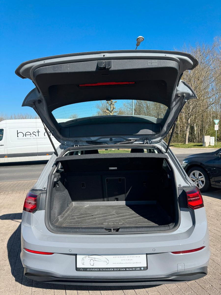 Volkswagen Golf 1.5 TSI Life - Samsaru's Car Outlet