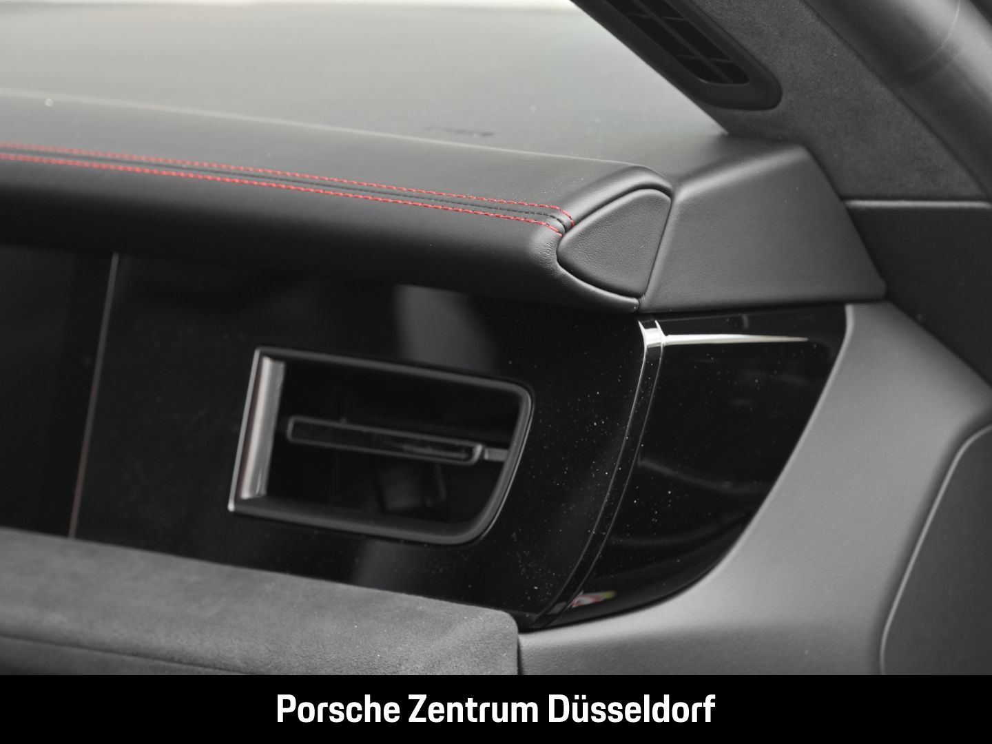 Porsche Taycan GTS Active-Ride InnoDrive HUD Soft-Close