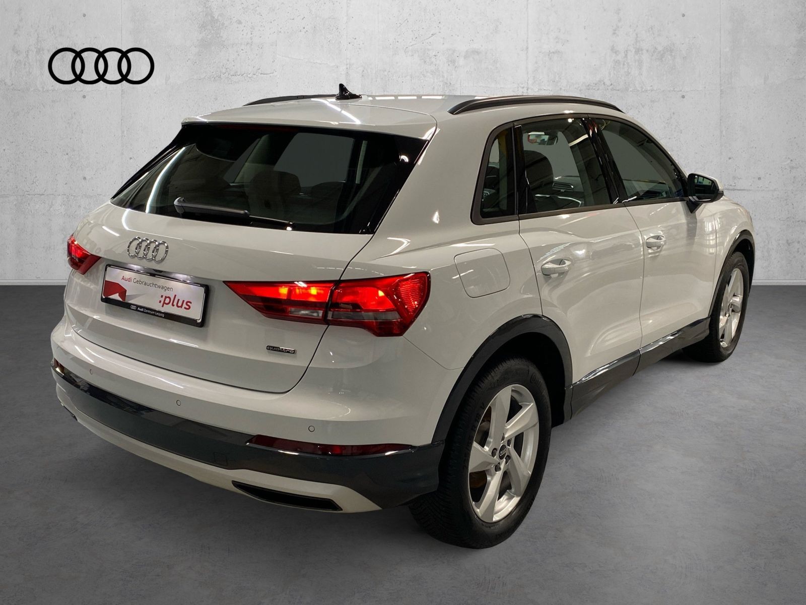 Audi Q3 35 TDI quattro - Samsaru's Car Outlet