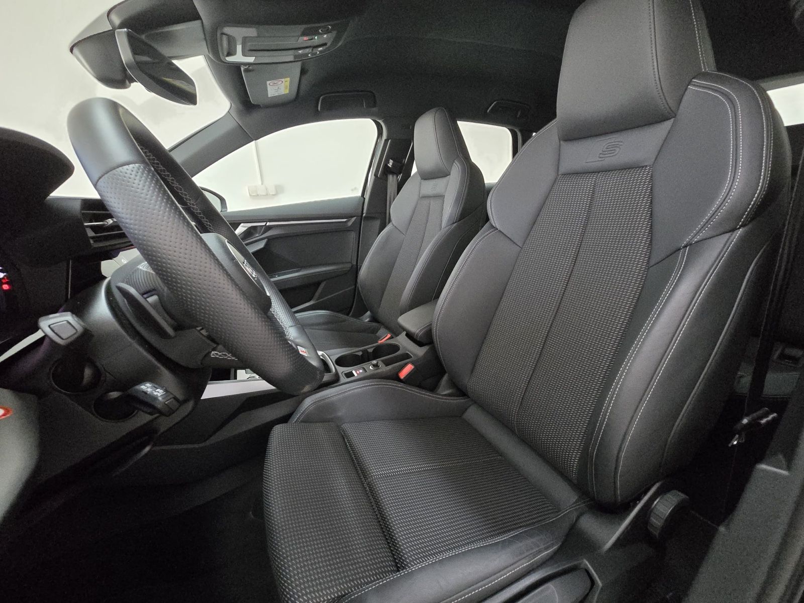 Audi A3 Sportback 30TFSI S-tronic S-Line Optik schwaz