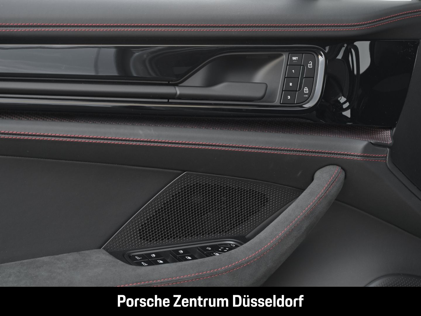 Porsche Panamera GTS Surround-View Head-Up Sportabgas