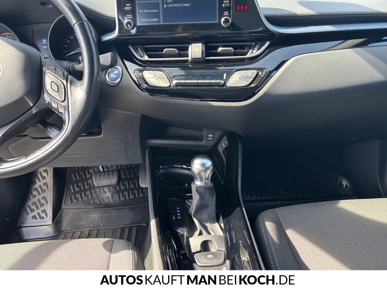 Toyota C-HR 2.0 Hybrid - Samsaru's Car Outlet