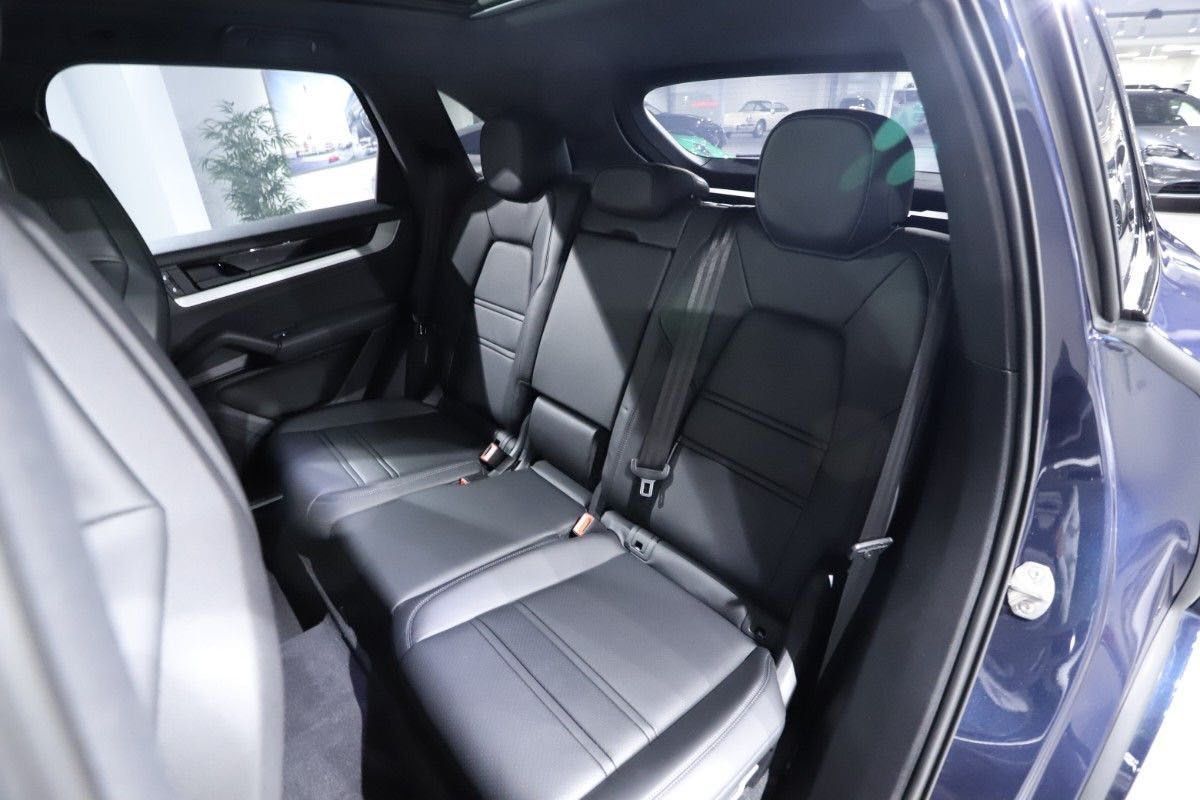 Porsche Cayenne E-Hybrid 470HP PANO 22" PASS-DISPLAY VAT