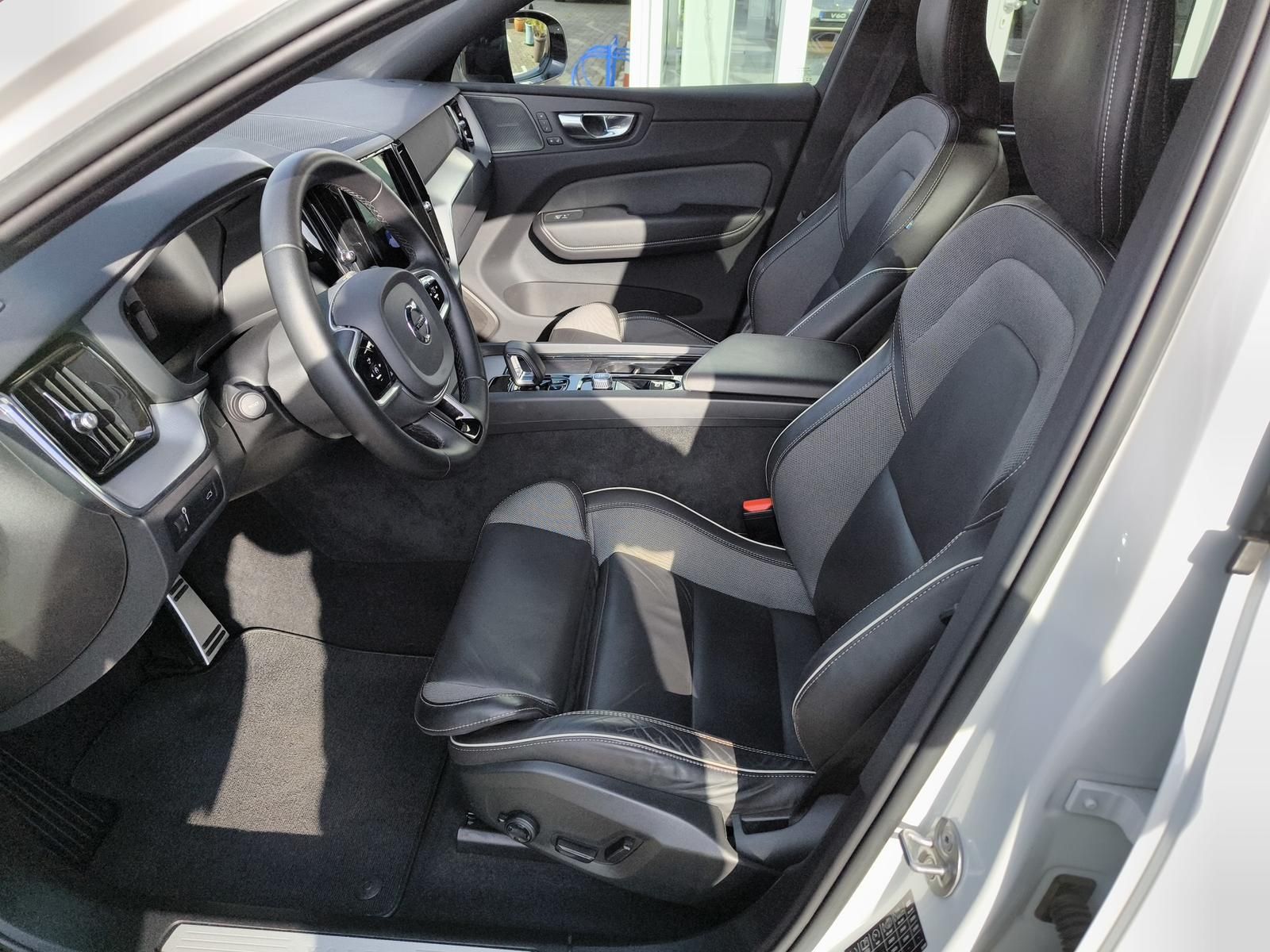 Volvo XC60 B4 Diesel  AWD Aut. ACC AHK Standhzg.