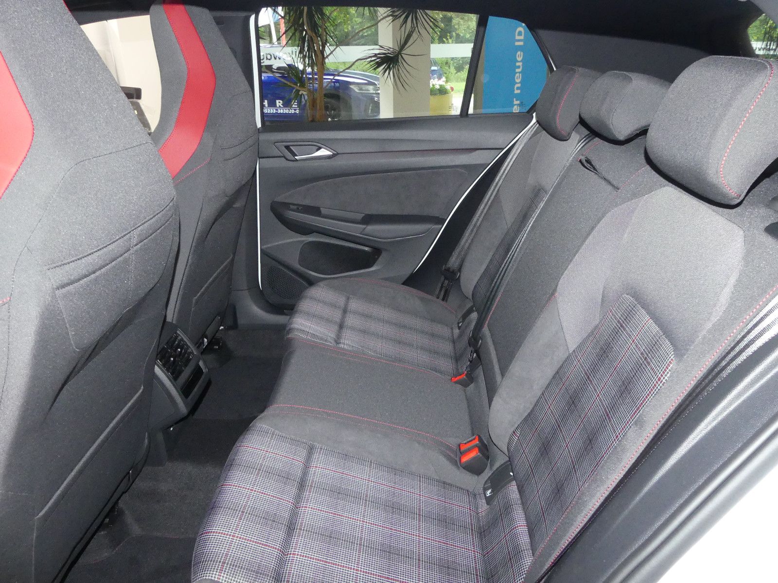 Volkswagen Golf VIII 2.0 TSI GTI - Samsaru's Car Outlet