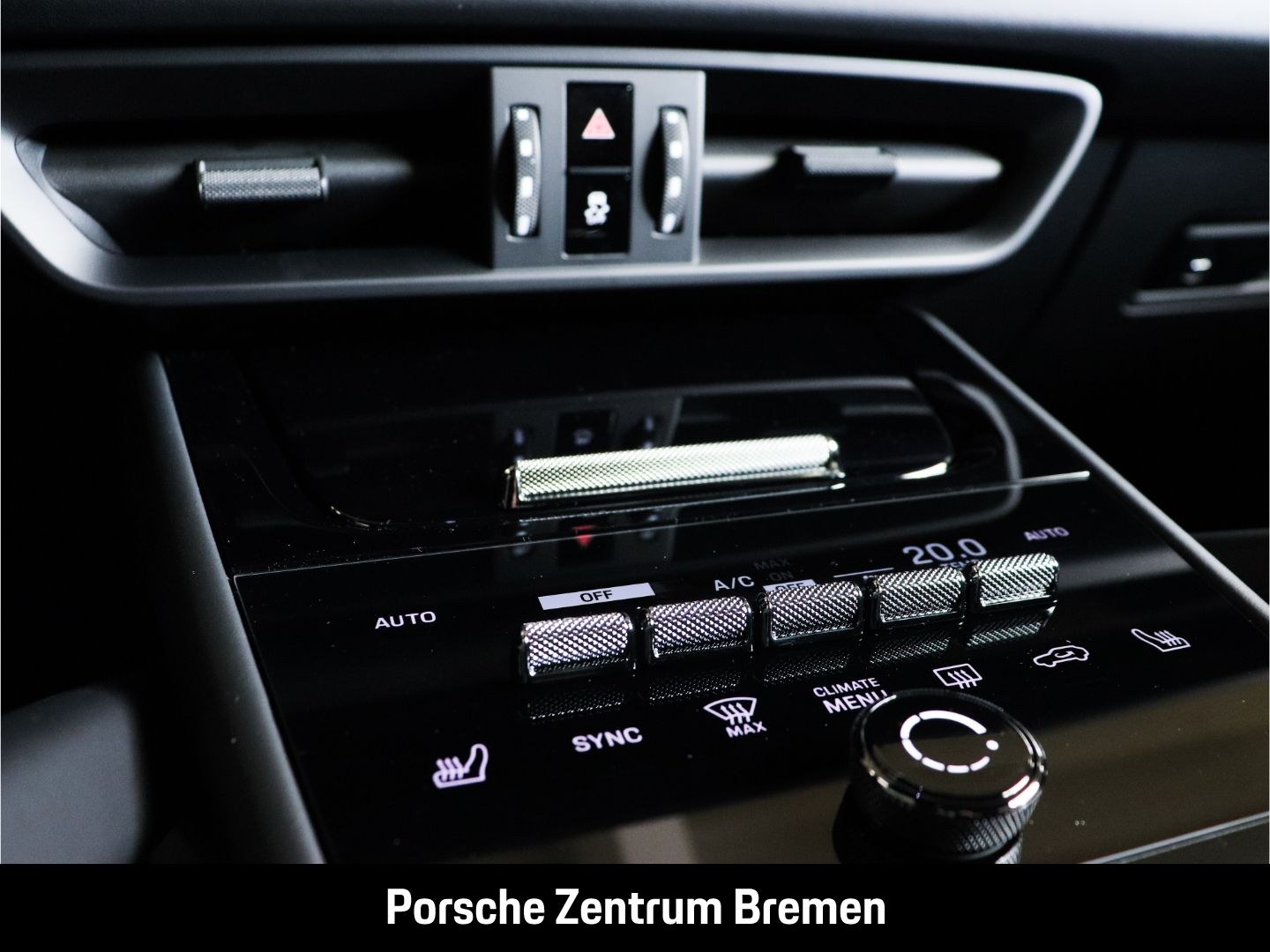Porsche Macan Electric 4 Bose Matrix LED Panorama 22 Zol