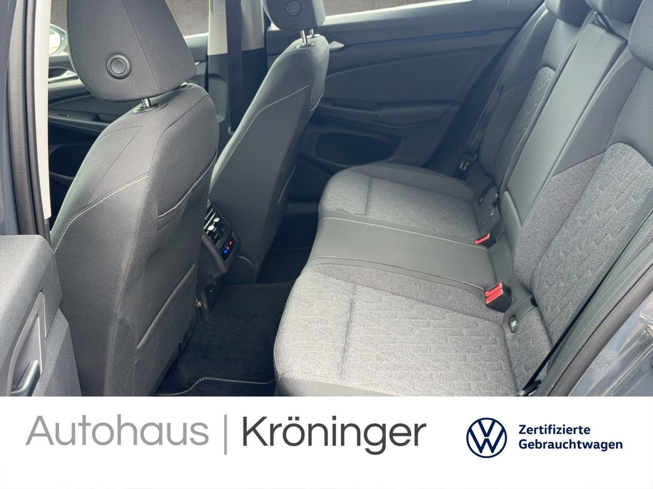 Volkswagen Golf VIII Variant MOVE 1.5 eTSI DSG - Samsaru's Car Outlet