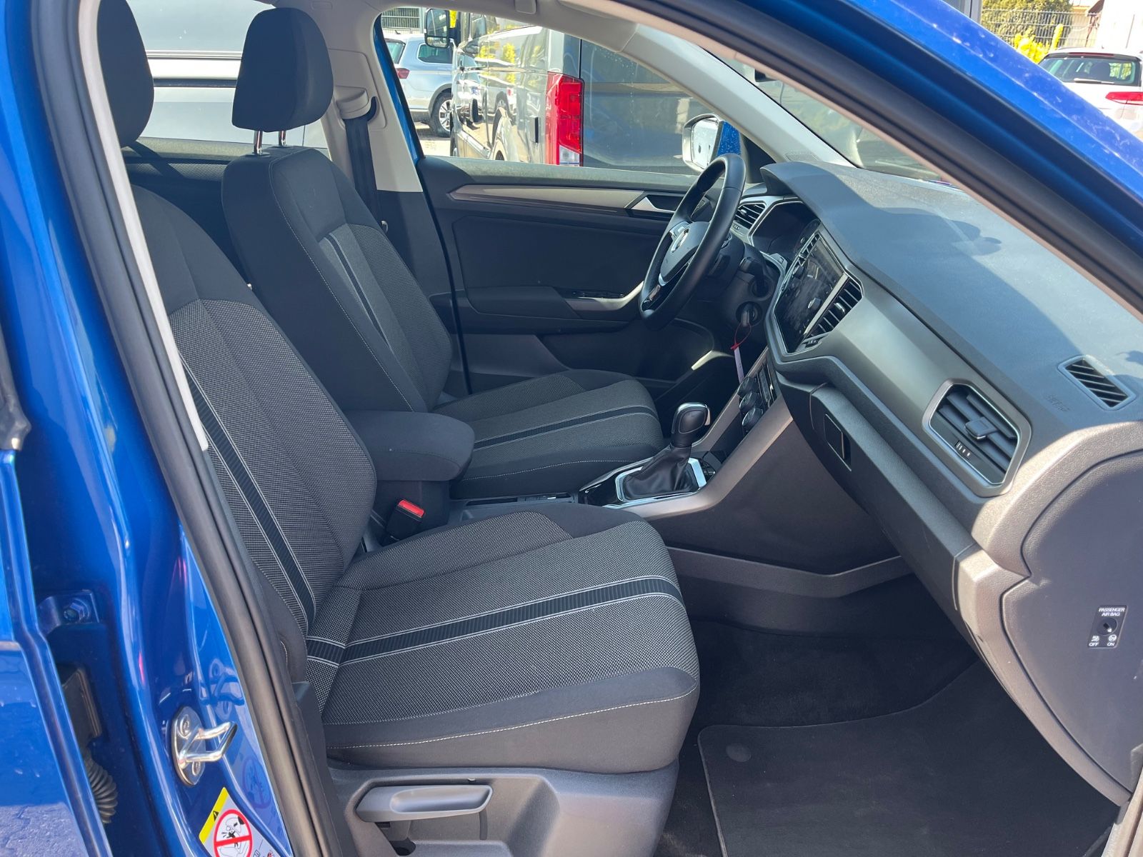 Volkswagen T-Roc 1.5 TSI DSG Style - Samsaru's Car Outlet