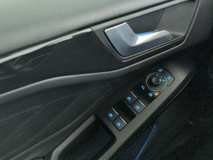 Ford Focus Turnier 1.0 EcoBoost Hybrid Aut. ST-LINE X