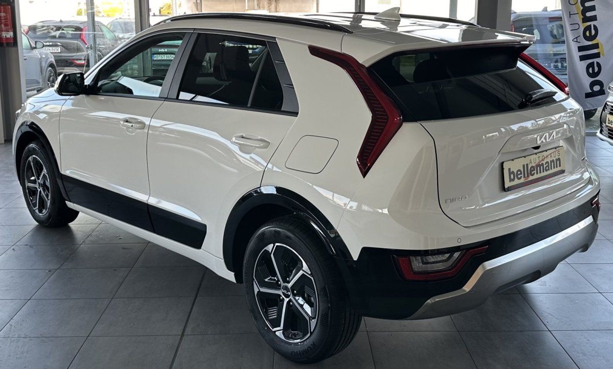 Kia Niro 1.6 HEV 129 DCT Vision - Samsaru's Car Outlet
