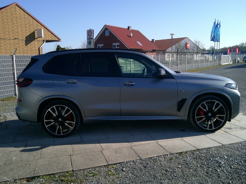 BMW X5 40d xDrive M Sport Mattgrau LM 22'' AHK Voll!