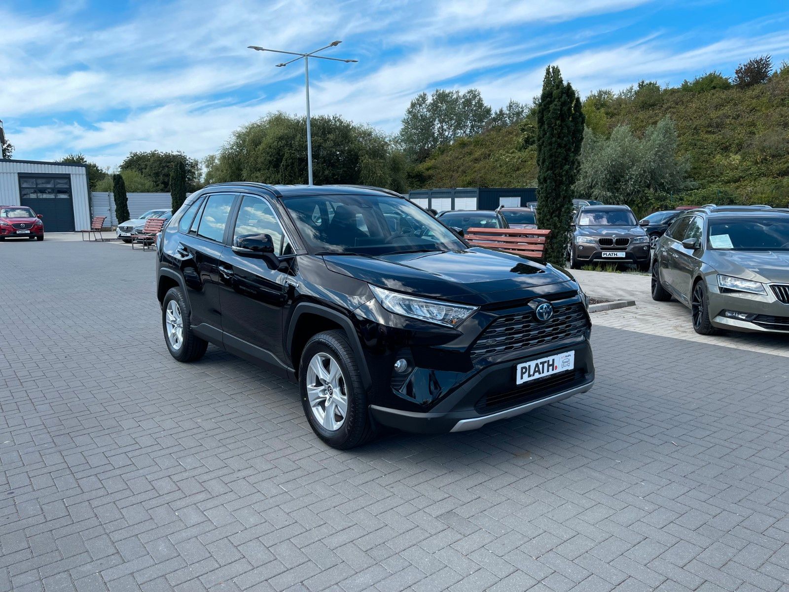 Toyota RAV 4 RAV4 Hybrid 4x2 Business Edition - Samsaru's Car Outlet