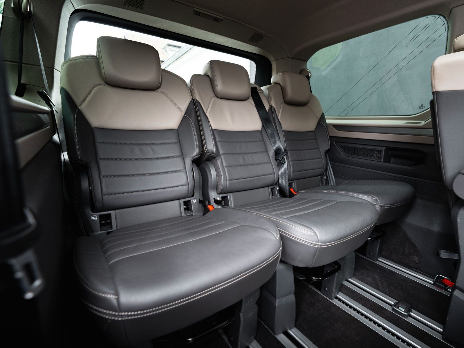 Volkswagen T7 Multivan LANG 100% VOLL TSDHZG LEDER PANO