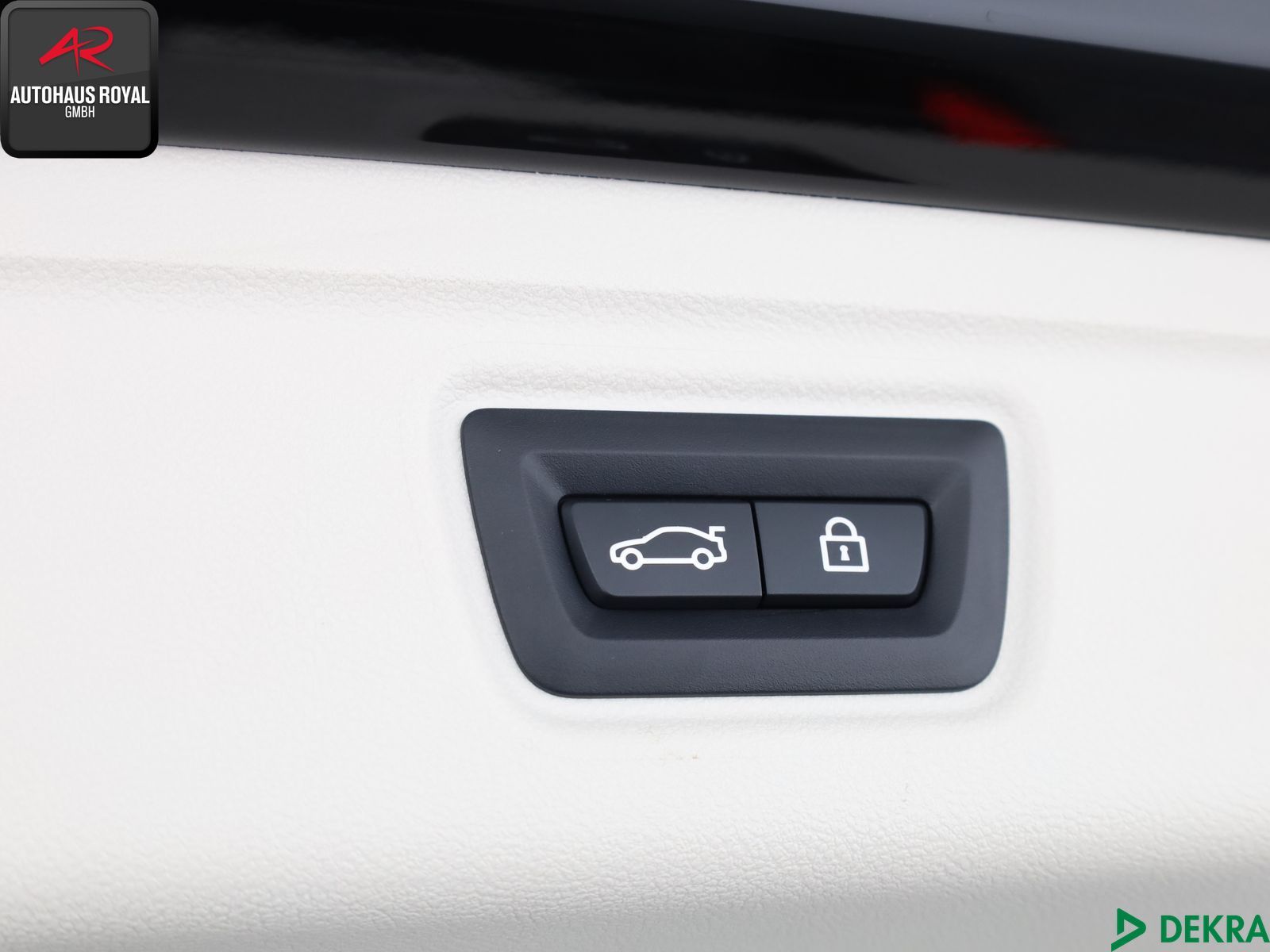 BMW 330 e T xDrive SPORTLINE - Samsaru's Car Outlet