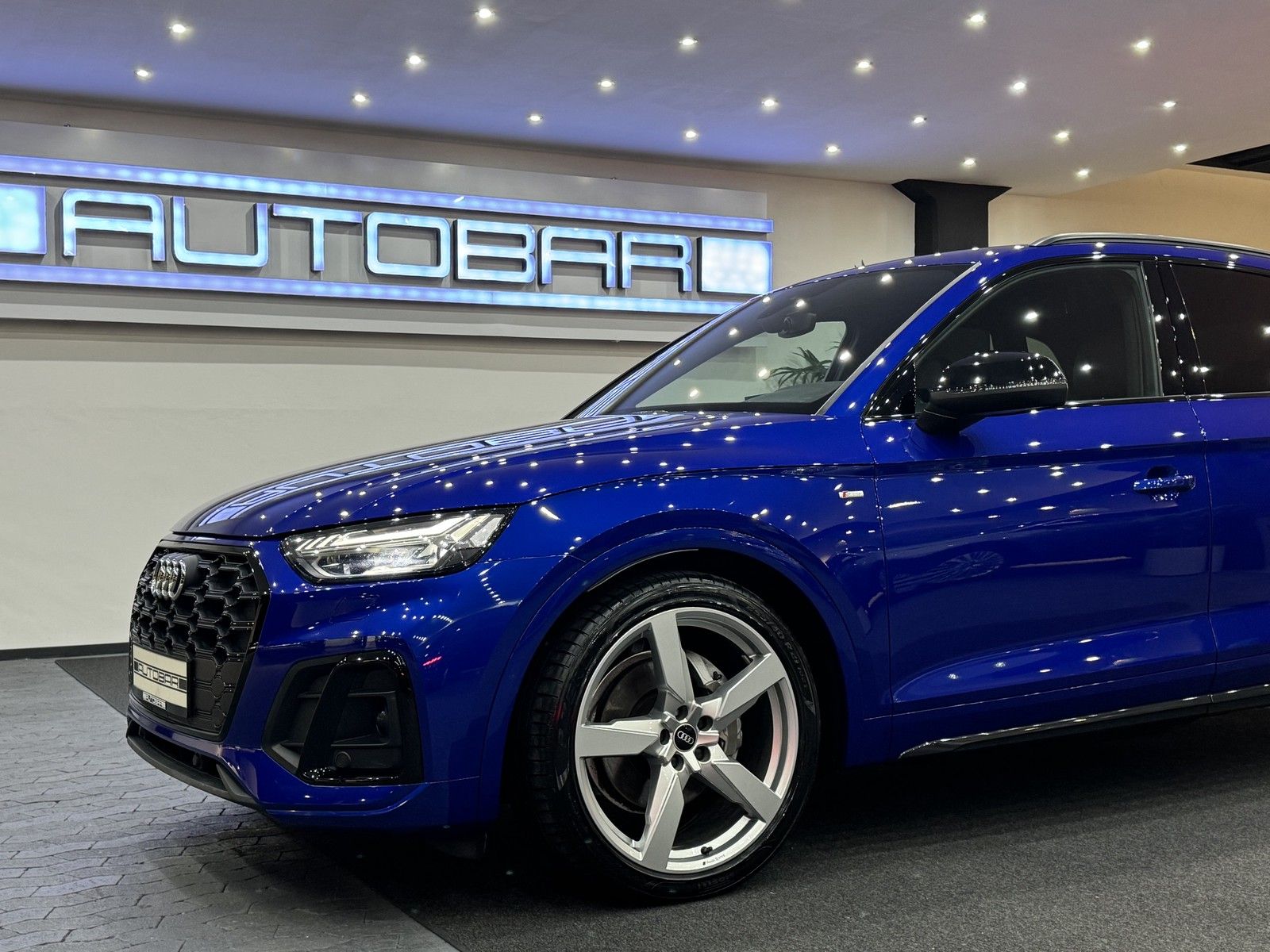 Audi Q5 40 TDI quattro S line - Samsaru's Car Outlet