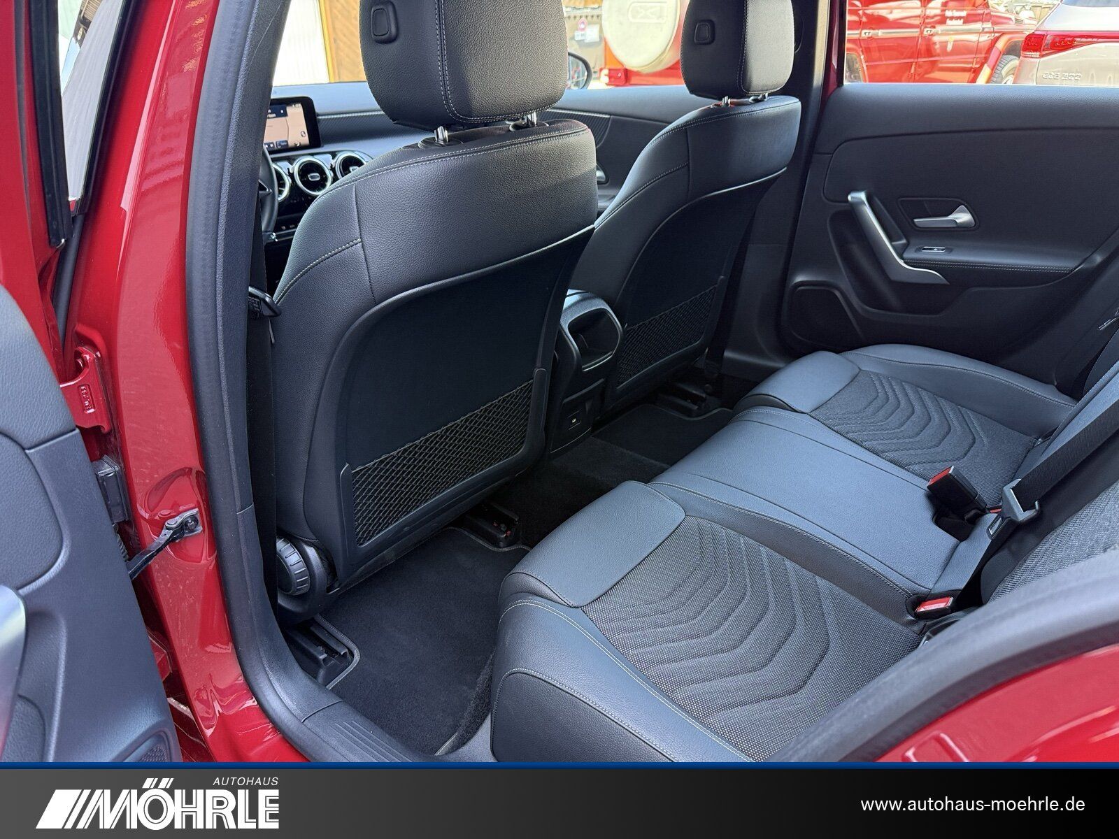 Mercedes-Benz A 200 Progressive Line - Samsaru's Car Outlet