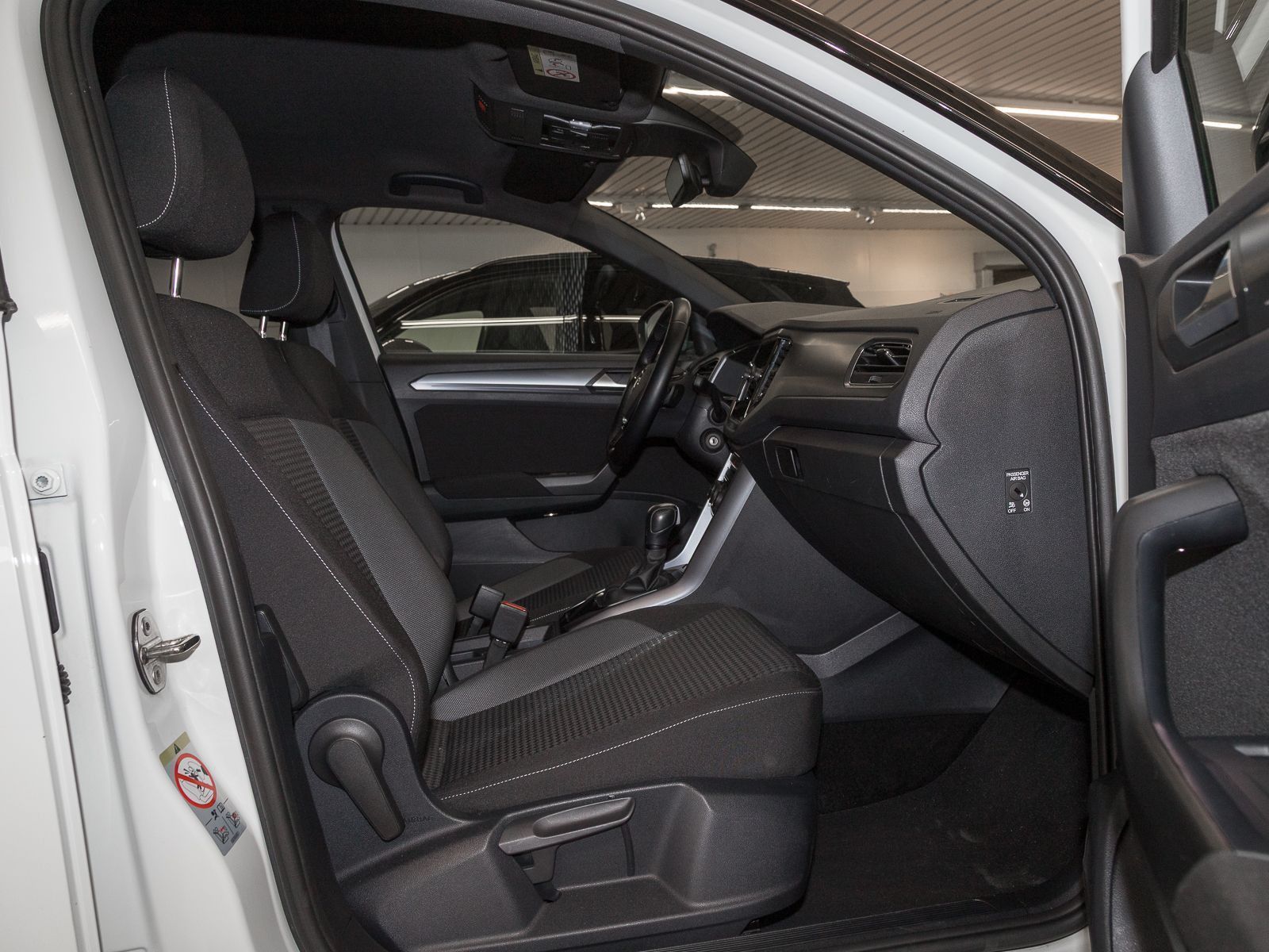 Volkswagen T-Roc 1.5 TSI DSG STYLE - Samsaru's Car Outlet