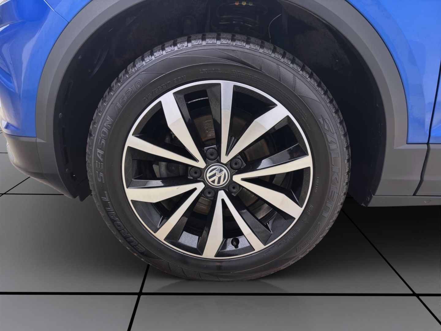 Volkswagen T-Roc 1.5 TSI STYLE - Samsaru's Car Outlet