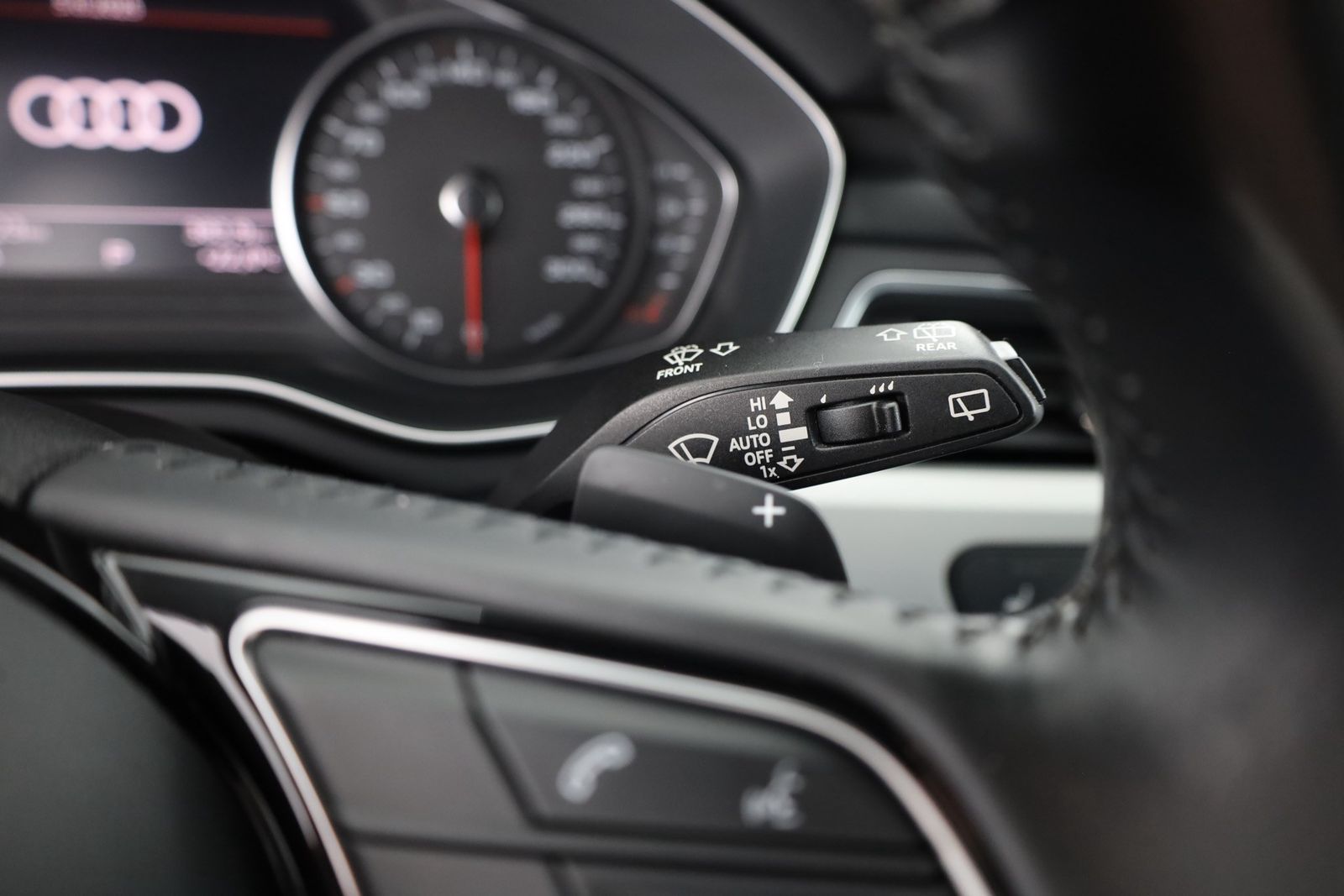 Audi A4 Avant 30 TDI S-Tronic - Samsaru's Car Outlet