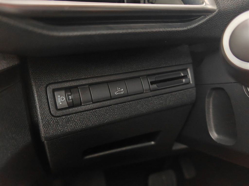 Peugeot 3008 BlueHDI 130 EAT8 ALLURE - Samsaru's Car Outlet
