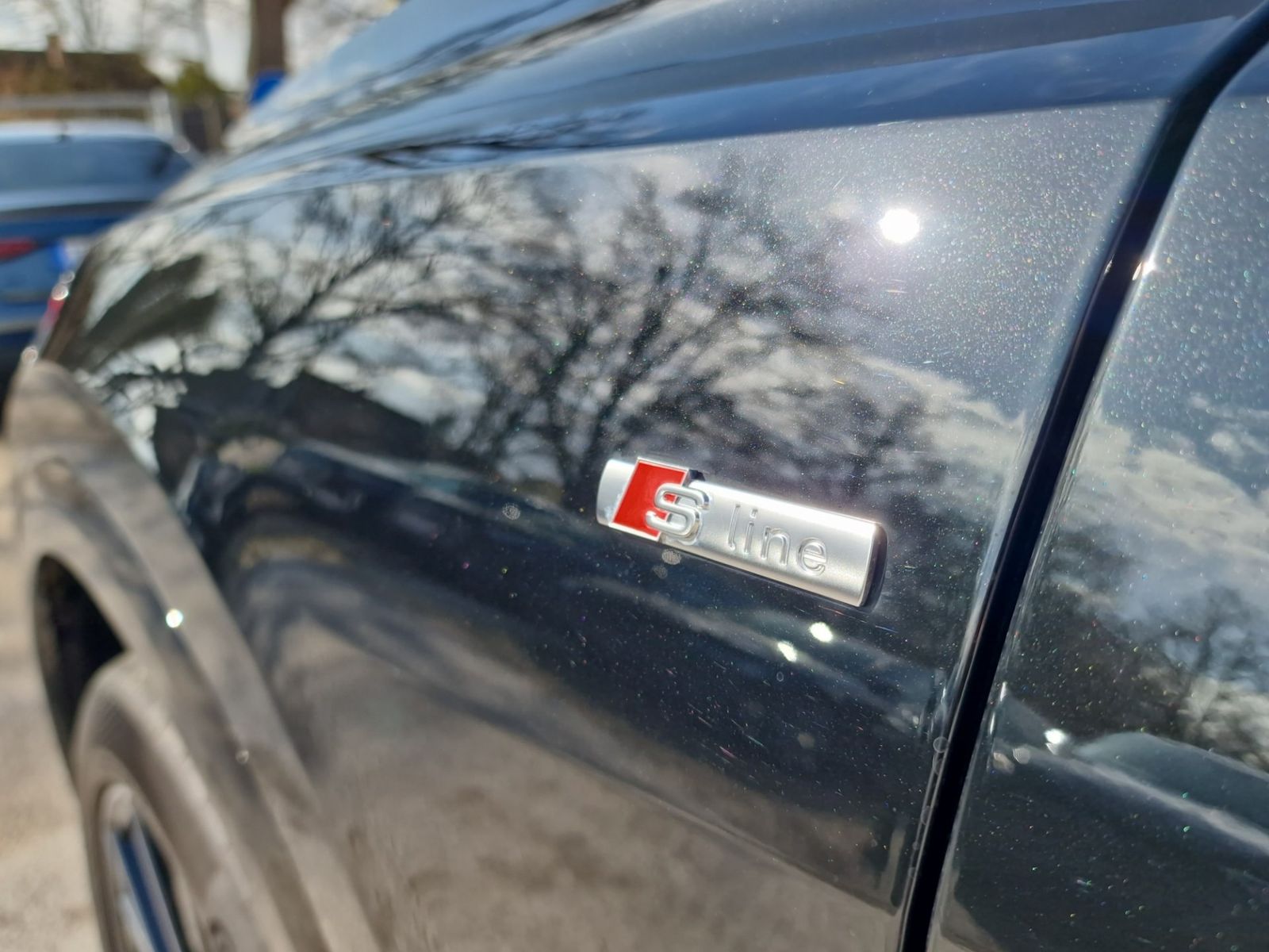 Audi Q8 55 TFSI qu S line MATRIX PANO Luft AHK B&O