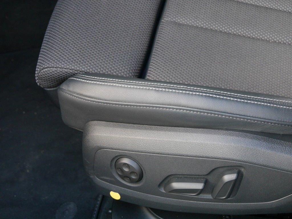 Audi A4 Avant 40 TDI quattro S line - Samsaru's Car Outlet