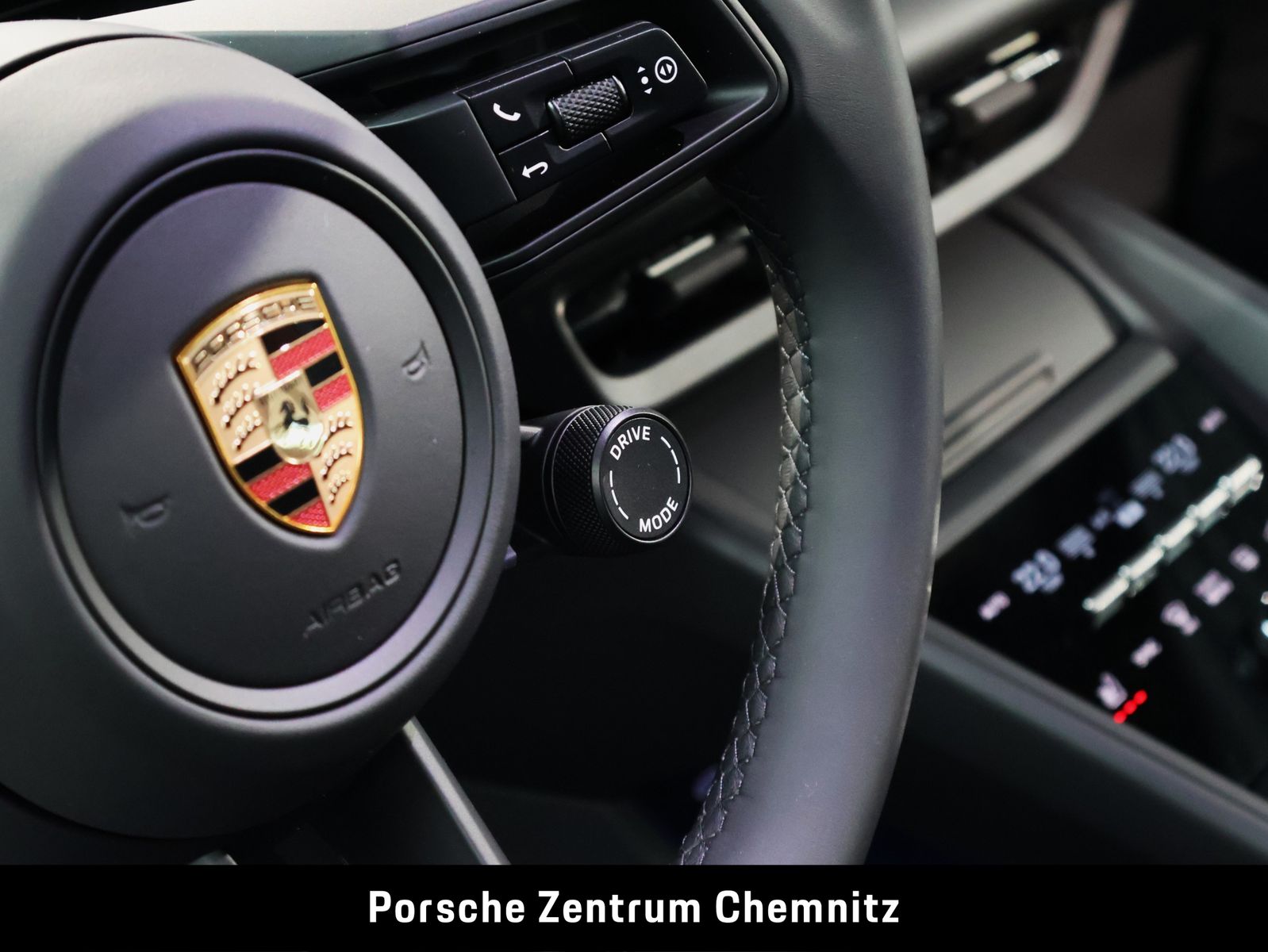 Porsche Macan 4S Electric Luft;Matrix;BOSE;Pano;22Zoll