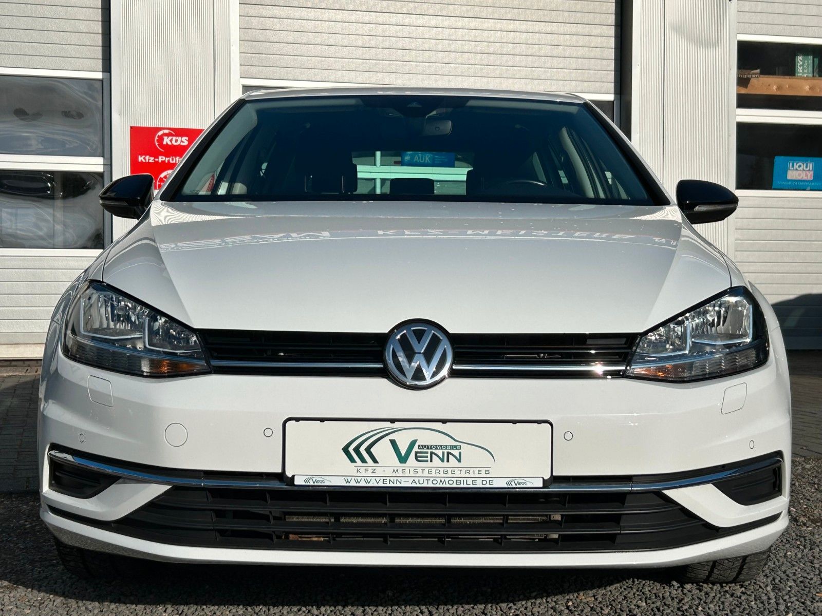 Volkswagen Golf VII Lim. IQ.DRIVE - Samsaru's Car Outlet