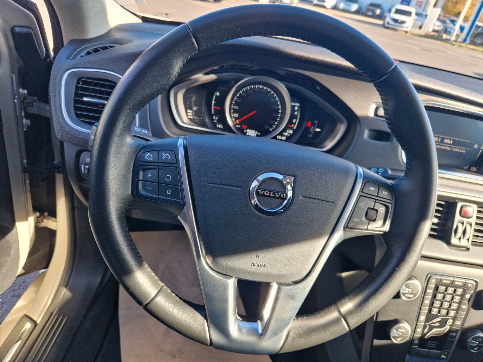 Volvo V40 T2 Momentum