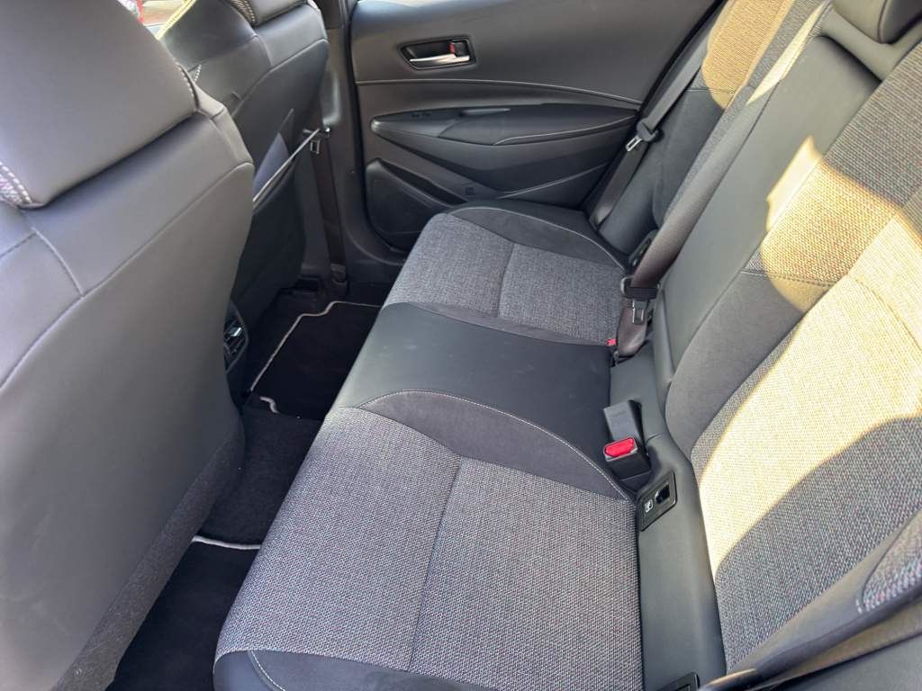 Toyota Corolla Touring Sports 2,0 Hybrid Teamplayer Nav