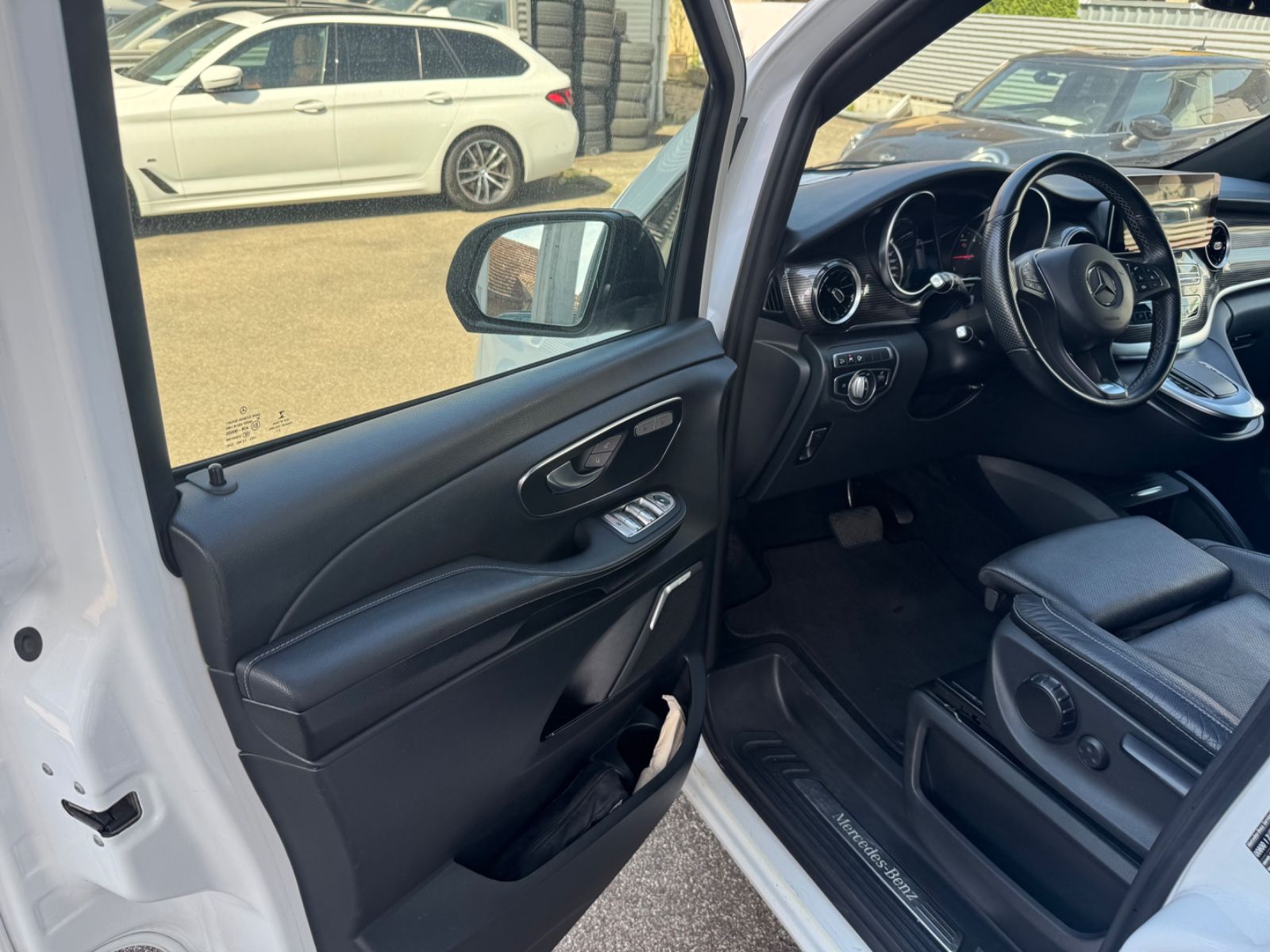 Mercedes-Benz V 300 d 4Ma Edition - Samsaru's Car Outlet