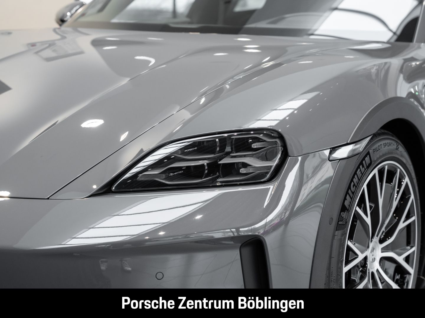 Porsche Taycan 4 Cross Turismo BOSE Panorama LED-Matrix