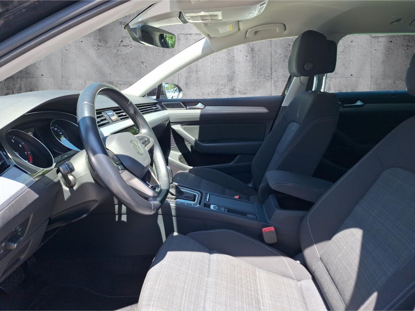 Volkswagen Passat 2.0 TSI BMT Business - Samsaru's Car Outlet