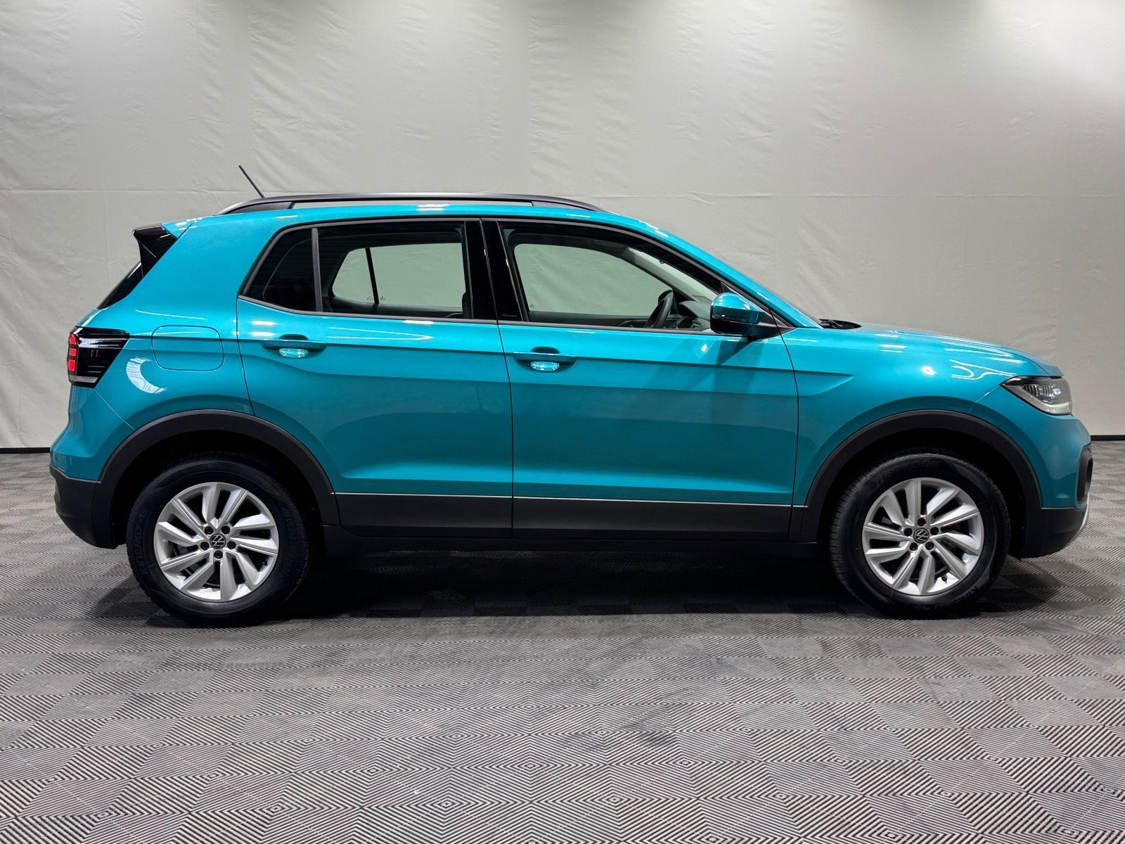 Volkswagen T-Cross Life 1.0 TSI - Samsaru's Car Outlet
