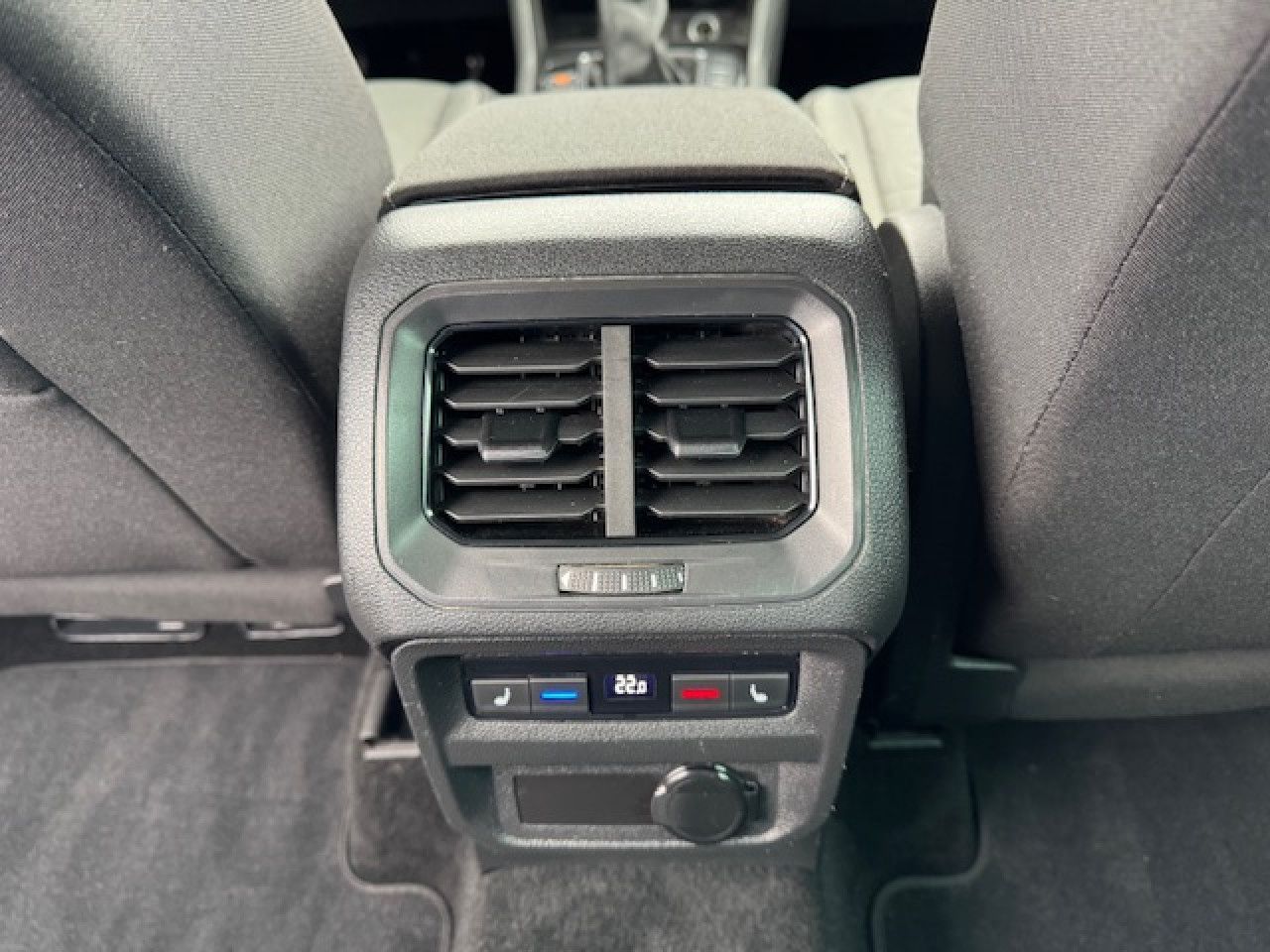 Volkswagen Tiguan Life 1.5 TSI - Samsaru's Car Outlet