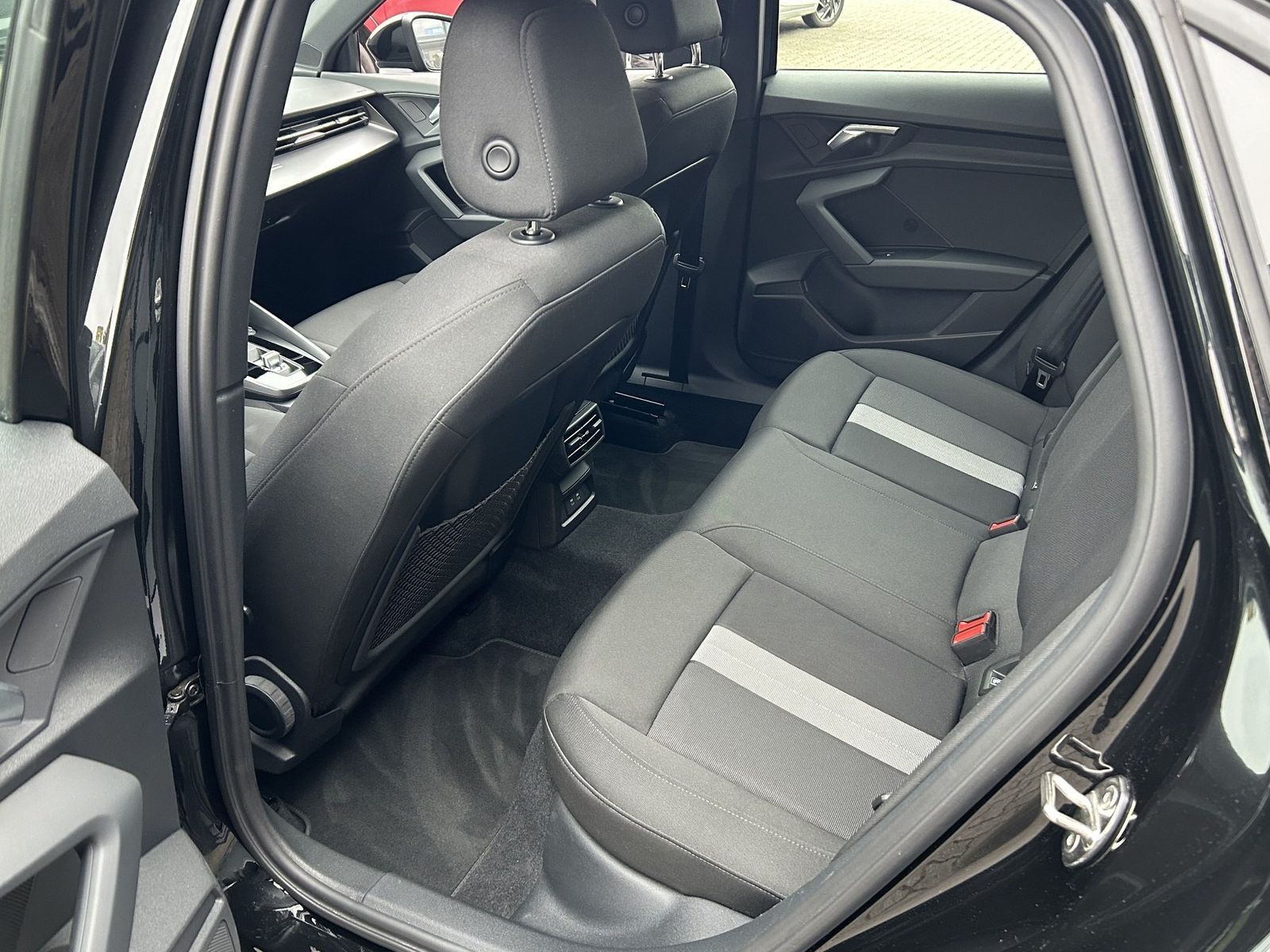 Audi A3 Limousine 2.0 TDI / AHK / Virt. Cock