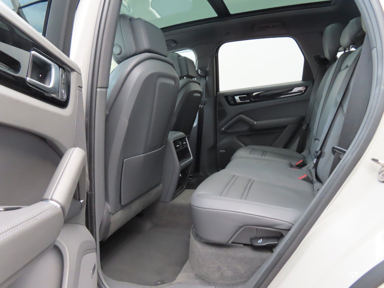 Porsche Cayenne 3.0 Hy. Allrad/Klima/HuD/Pan./Soft Close