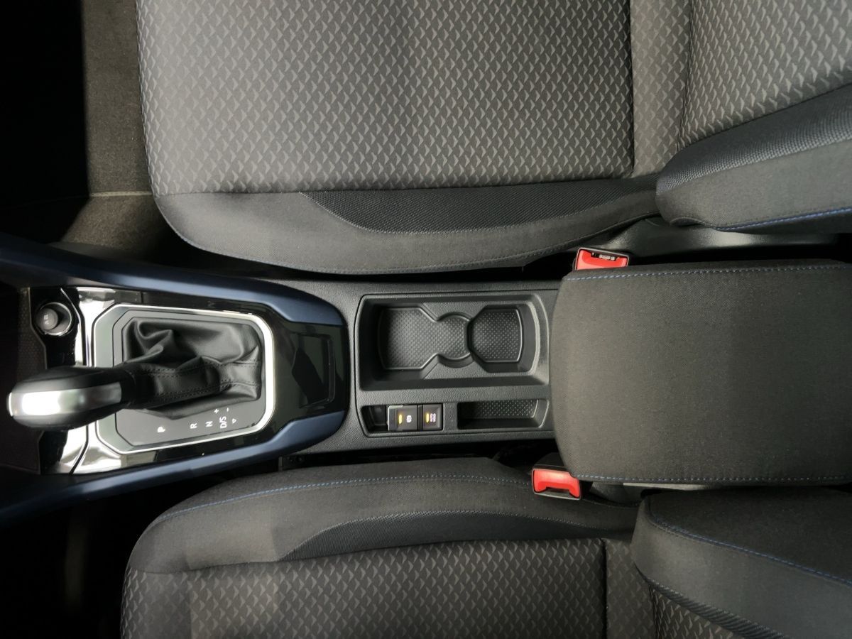 Volkswagen T-Roc 1.5 TSI DSG R-Line - Samsaru's Car Outlet
