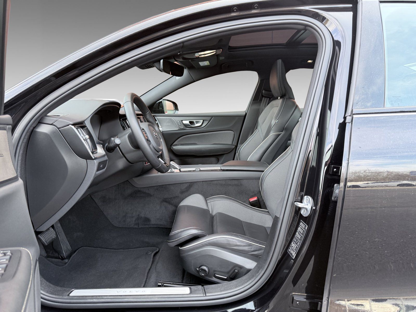 Volvo S60 B5 Ultimate Dark AWD+Winter+360°+Stdhzg