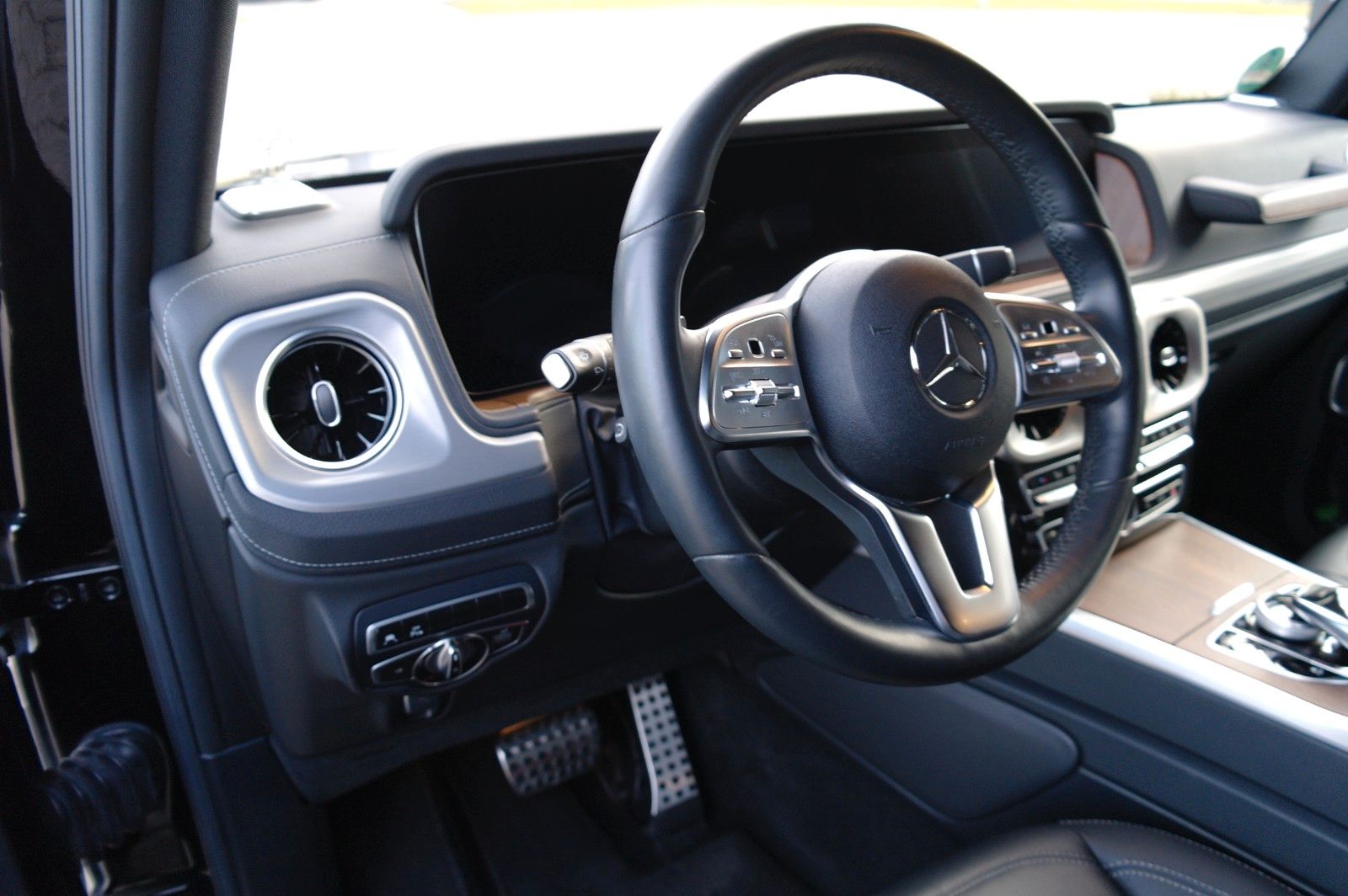 Mercedes-Benz G 350 d - Samsaru's Car Outlet