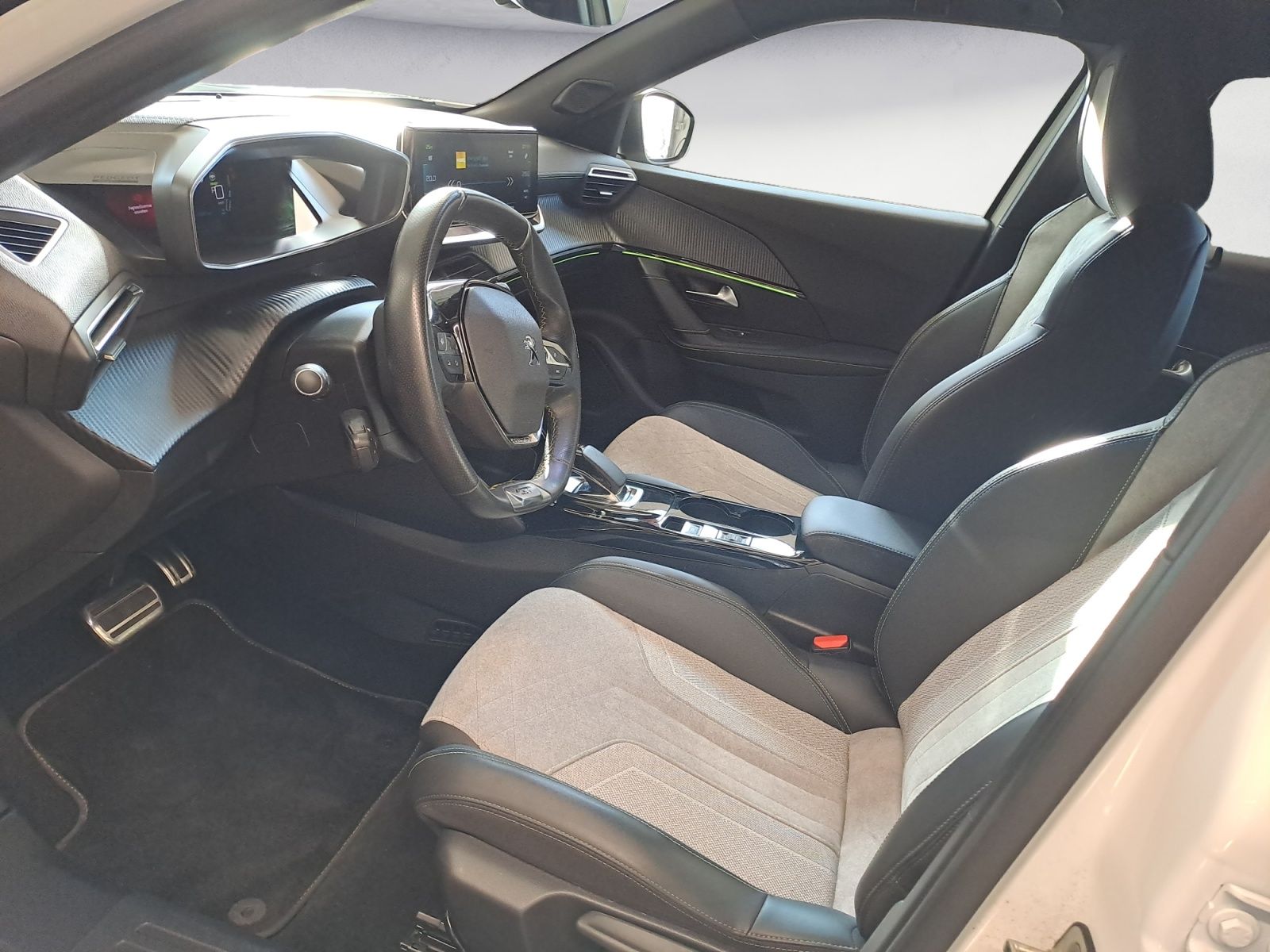 Peugeot e-2008 GT Pack - Samsaru's Car Outlet