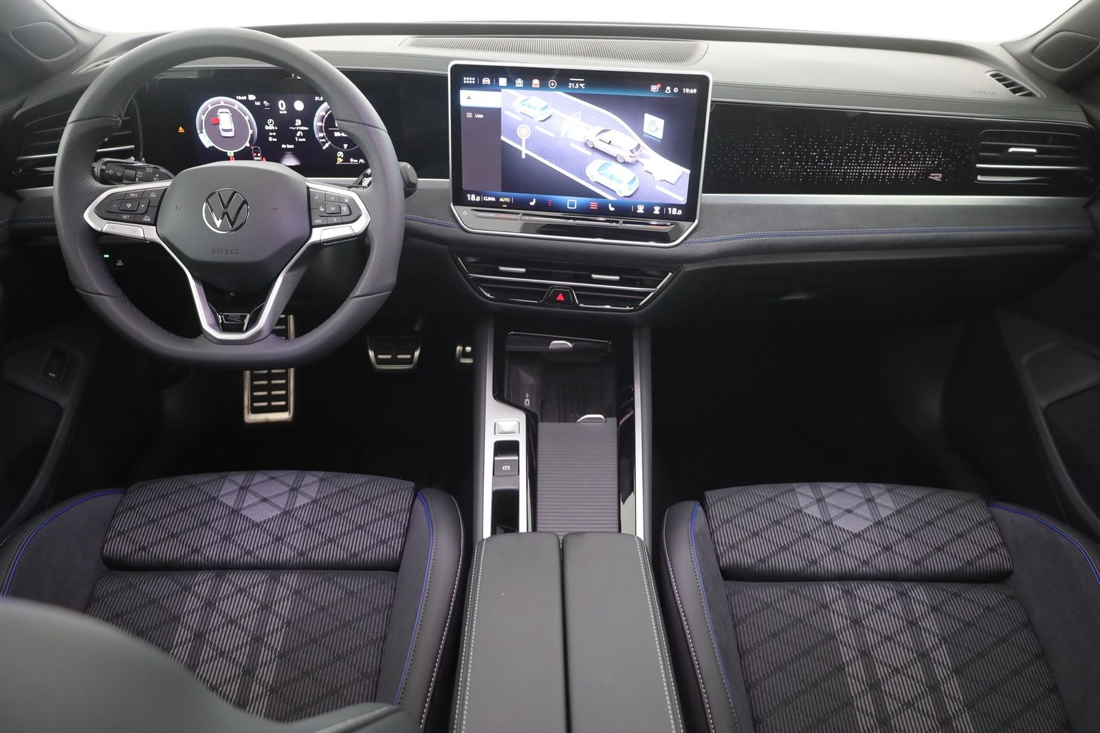 Volkswagen Passat Variant R-Line 2.0 TSI DSG Matrix Pano AH