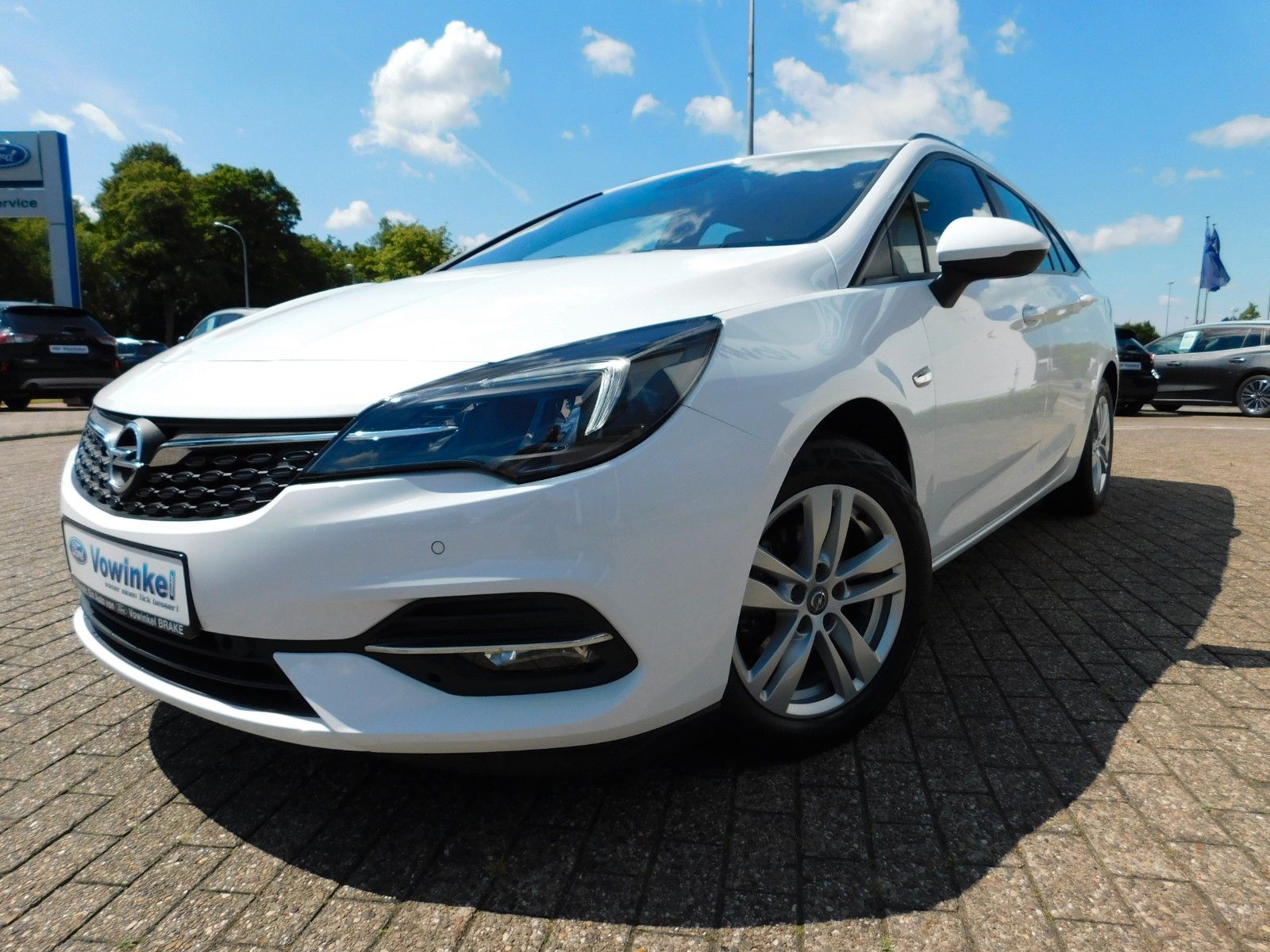 Opel ASTRA K Sports Tourer EDITION - Samsaru's Car Outlet